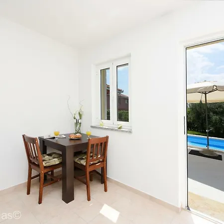 Origano Zadarvillas * زادار
