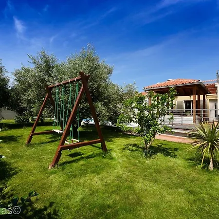 Villa Center *
